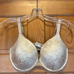 Maidenform Bra.  36DD. Beige